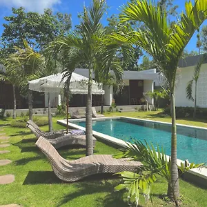 Tropical Almond 3*, Uluwatu Indonésie